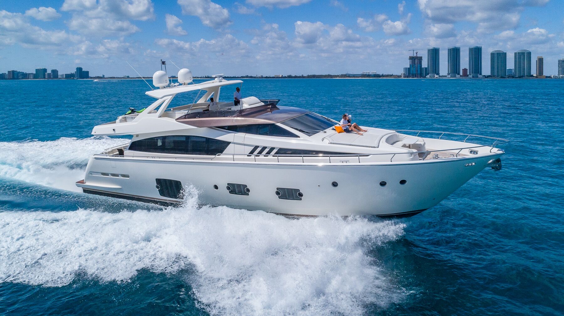 80′ Ferretti Motor Yacht