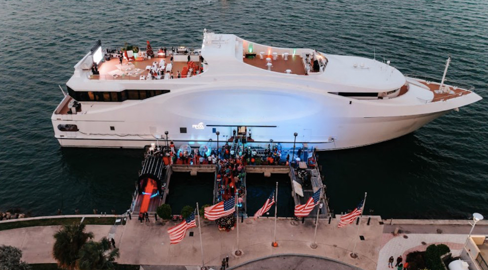 225 mega yacht